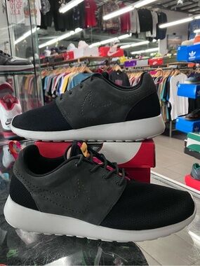 Nike Roshe Run Charcoal Black Size 9